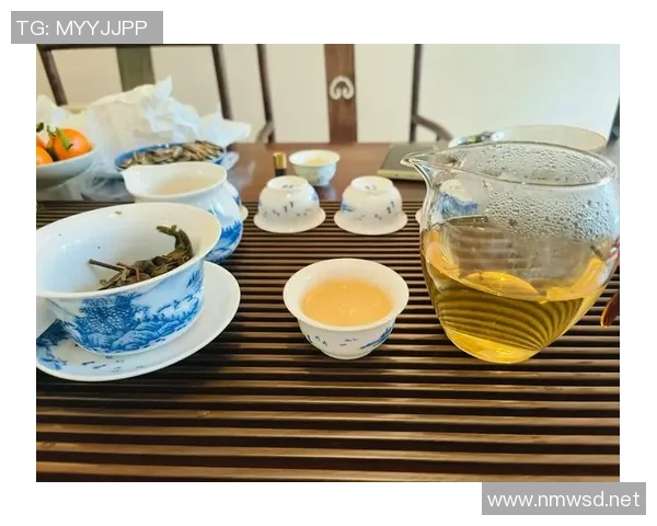 茶堂韵味：在茶香与闲聊中品味时光的静谧与深远