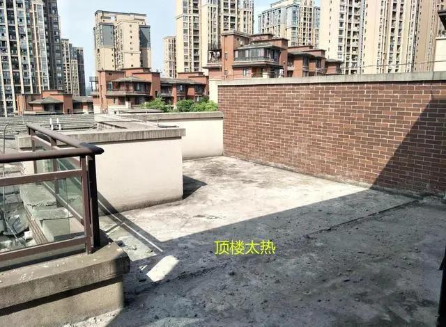 885566威尼斯顶楼住户必看！垫高 5cm辞别夏季桑拿房太奇异！(图1)